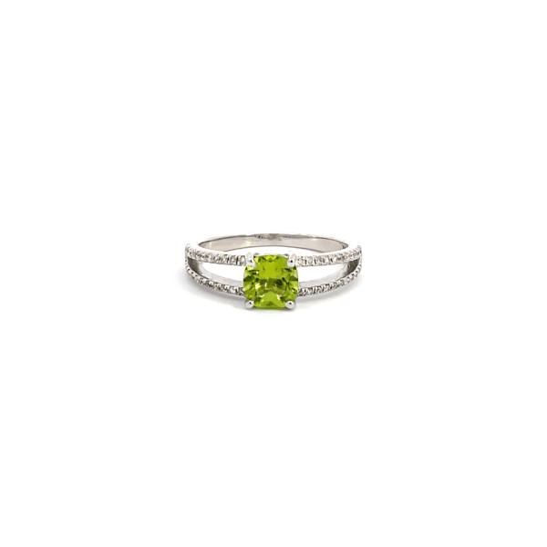 9K White Gold Ring with Peridot 0.94 Carat and 60 Round Diamonds TDW 0.18 Carat