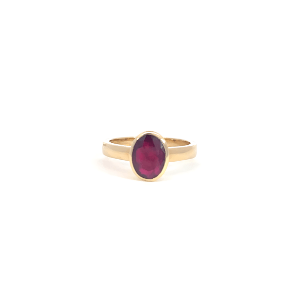 18K Yellow Gold Ring with Oval Mozambique Ruby 1.61 Carat