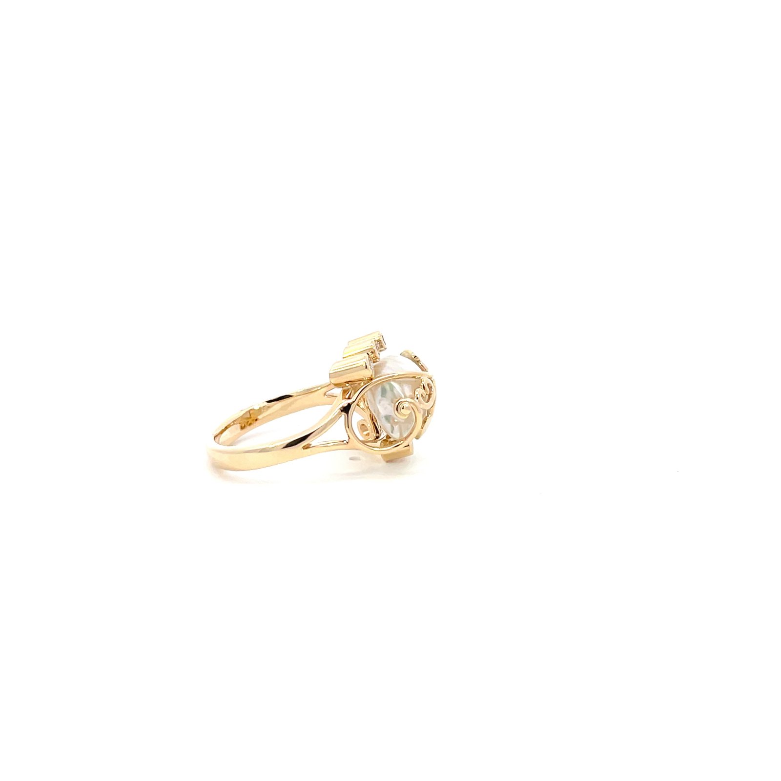 9K Yellow Gold Ring with Keshi Pearl and Diamonds TDW 0.18 Carat - Image 3