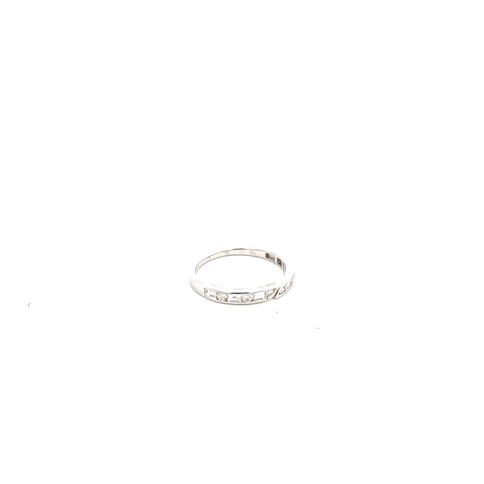 18K White Gold Ring with 12 Round and Baguette cut Diamonds TDW 0.50 Carat