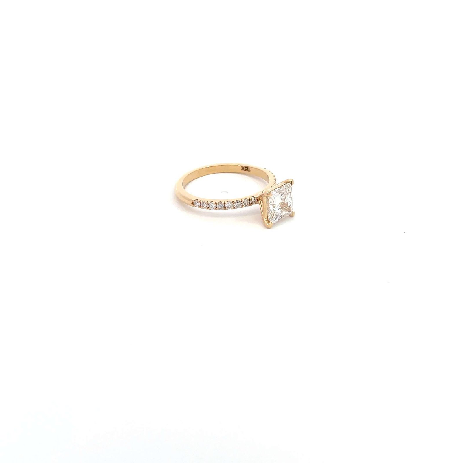 18K Yellow Gold Ring with Lab Grown Princess cut Diamond 1.54ct and 16 Round Diamonds TDW 0.26ct - Image 2