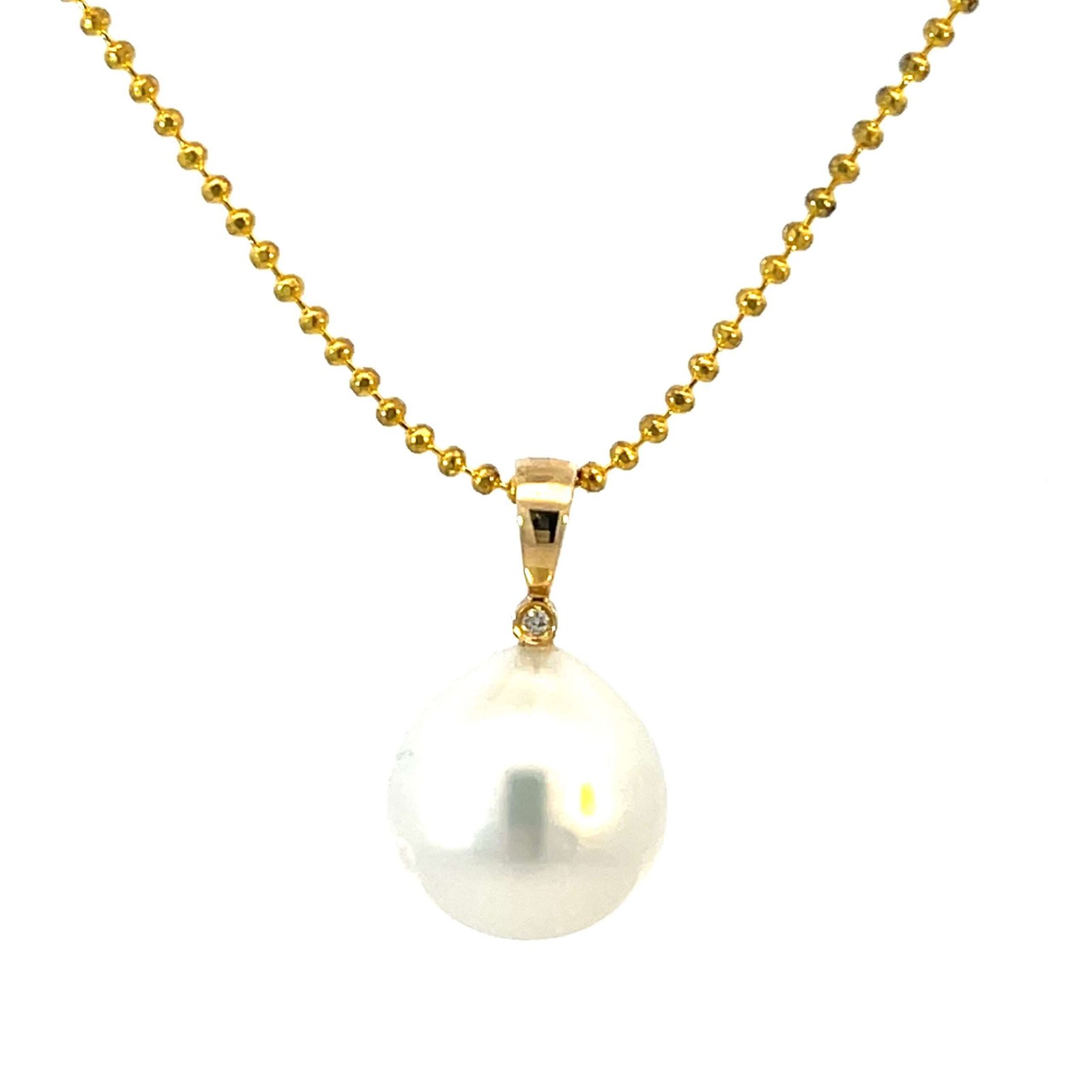18K Yellow Gold Pendant with Cultured South Sea Pearl 11-12mm and 0.006ct Diamond