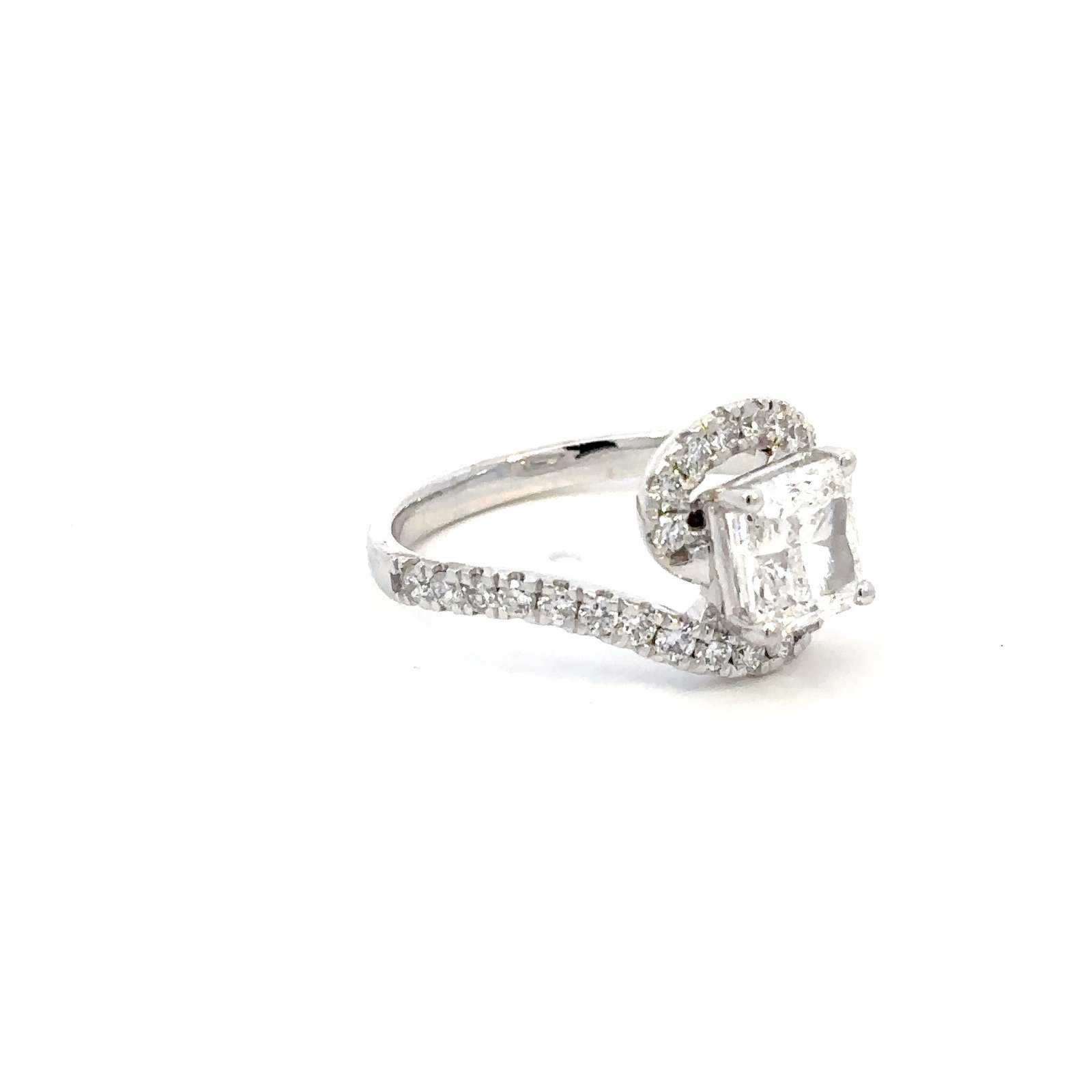Platinum Ring with Lab Grown Cushion cut Diamond 2.27ct and 28 Round Diamonds TDW 0.60ct - Image 2