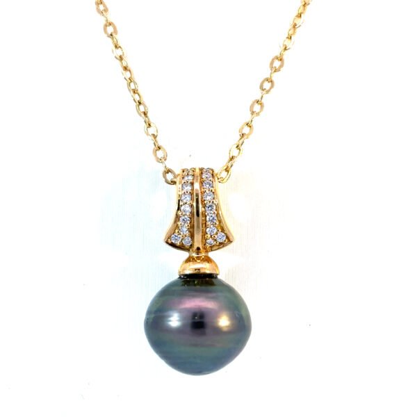 18K Yellow Gold Pendant with Tahitian Pearl 9-10mm and 18 Round Diamonds TDW 0.10 Carat