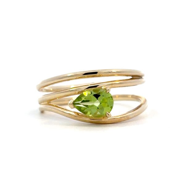 9K Yellow Gold Ring with Pear cut Peridot 0.71 Carat