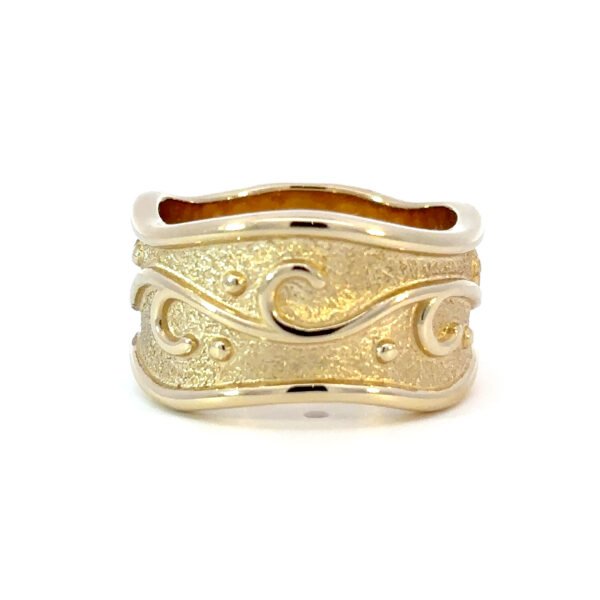 9K Yellow Gold Handcrafted Lava style Ring (Ring size Q)