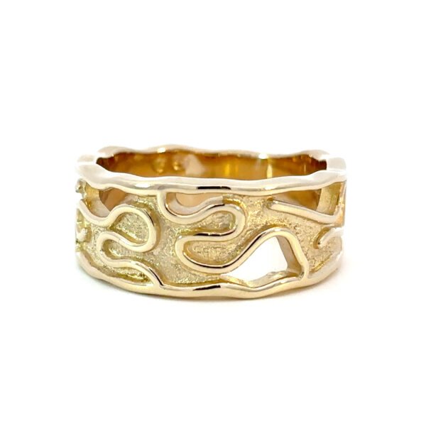 9K Yellow Gold Lava style Ring (Ring size R)