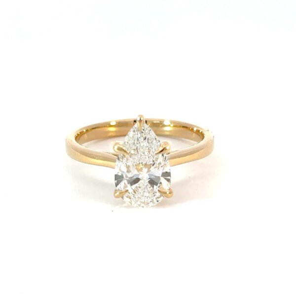 18K Yellow Gold Ring with Lab Grown Pear cut Diamond 2.04 Carat