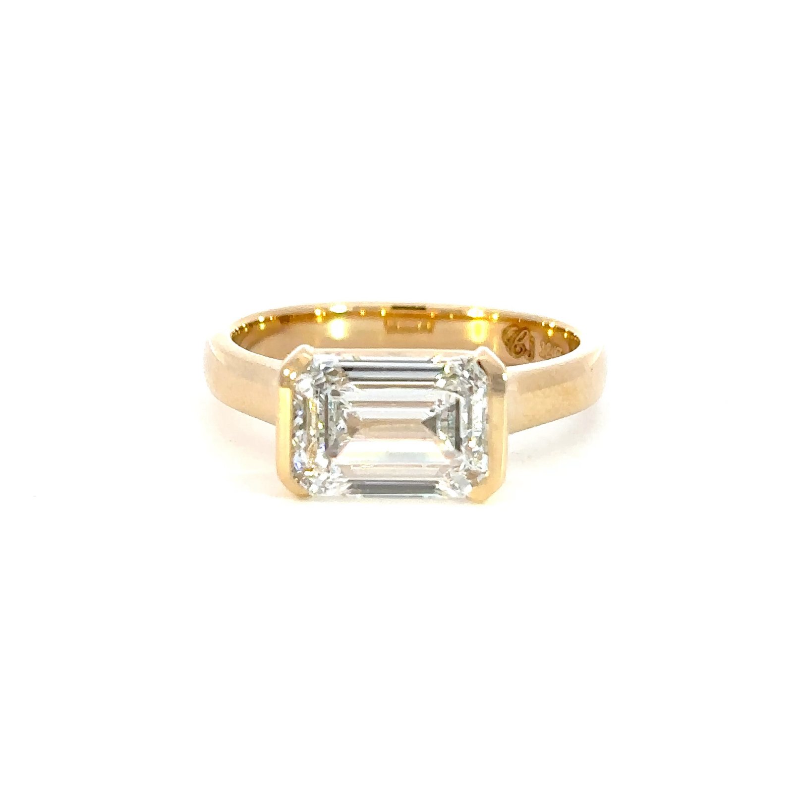 18K Yellow Gold Ring with Lab Grown Emerald cut Diamond 2.58 Carat
