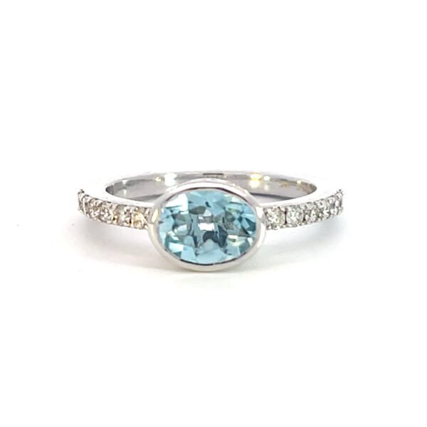 9K White Gold Ring Oval Aquamarine 1.0 Carat Round Diamonds TDW 0.26 Carat