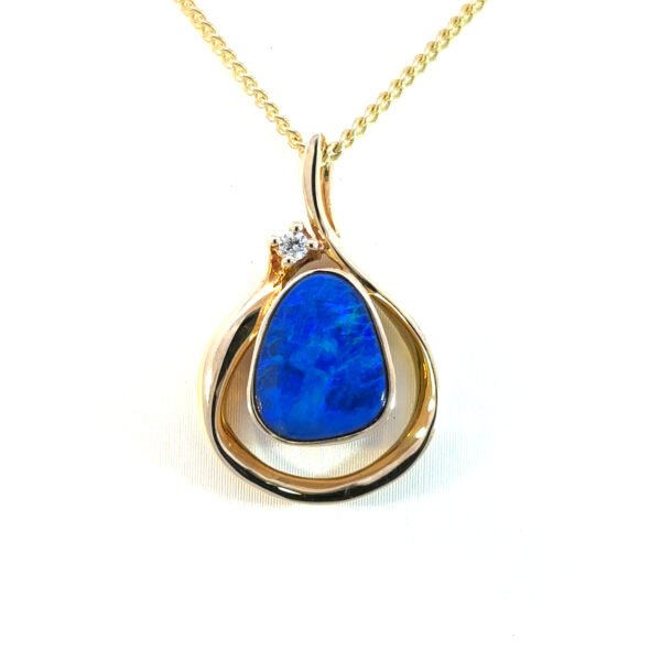 14K Yellow Gold Pendant with Doublet Opal 1.65 Carat and Round Diamond 0.022 Carat