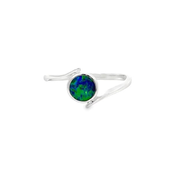 14K White Gold Ring with Round Doublet Opal 0.44 Carat