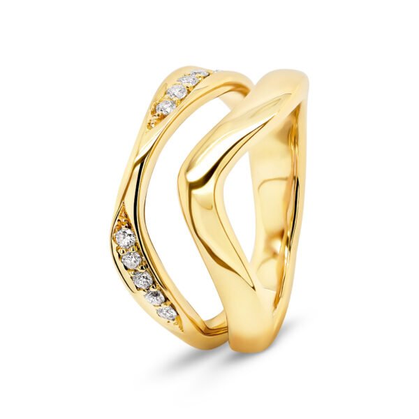 9K Yellow Gold Ring with 11 Round White Diamonds TDW 0.165 Carat