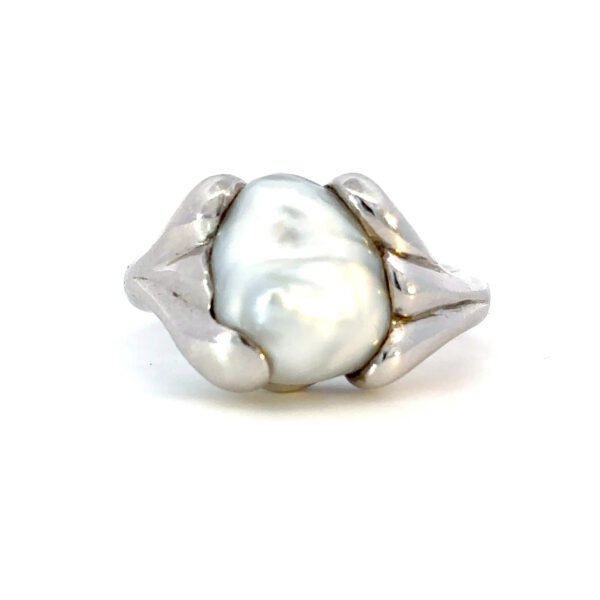 18K White Gold Ring with a Broome Pearl