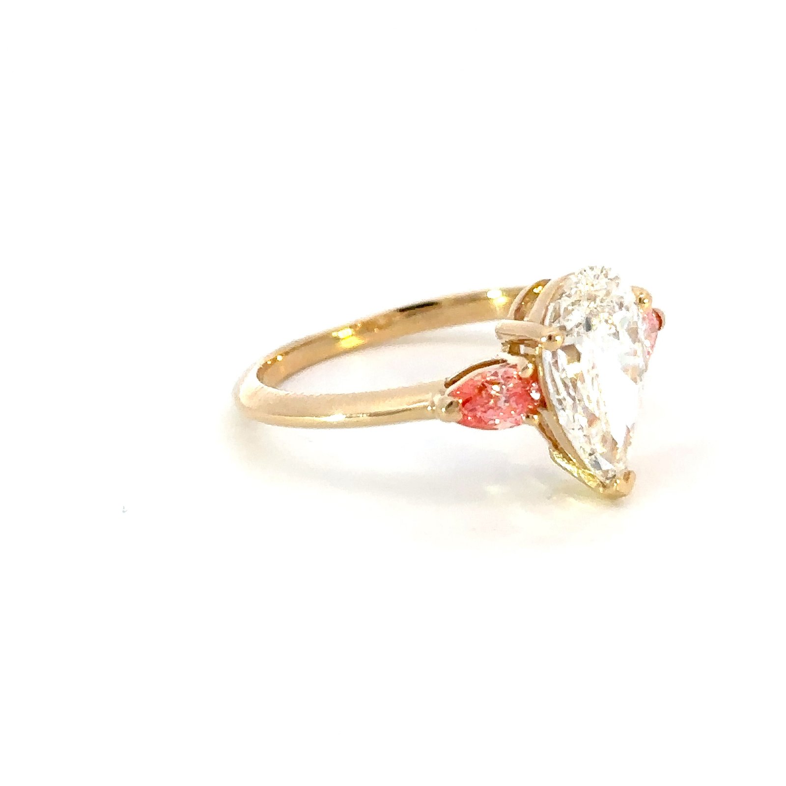 18K Yellow Gold Ring with Pear Lab Grown Diamond 2.01ct and 2 Pear cut Pink Diamonds TDW 0.42 Carat - Image 3