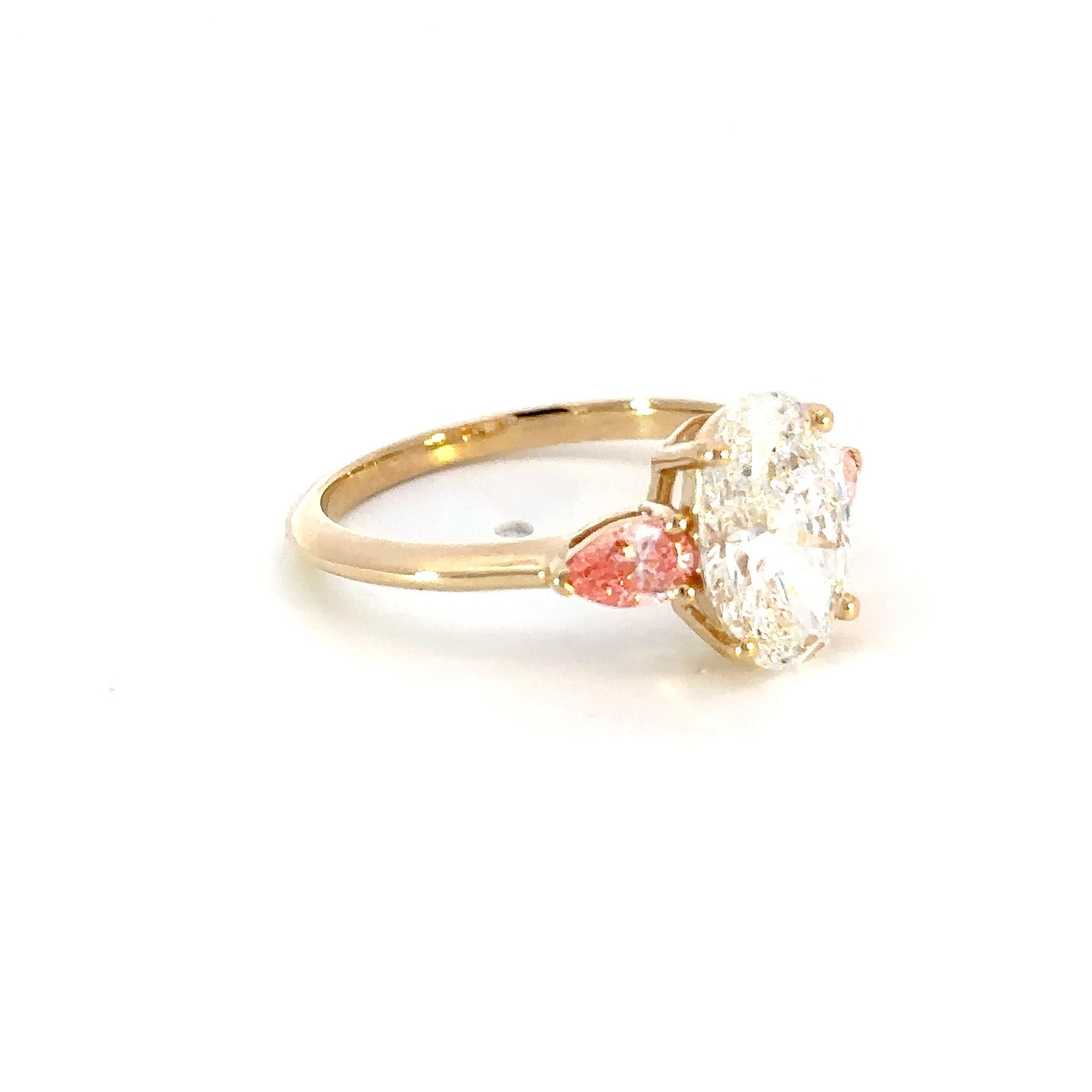 18K Yellow Gold Ring with Oval Lab Grown Diamond 2.03ct and 2 Pear cut Pink Diamonds TDW 0.4 Carat - Image 3