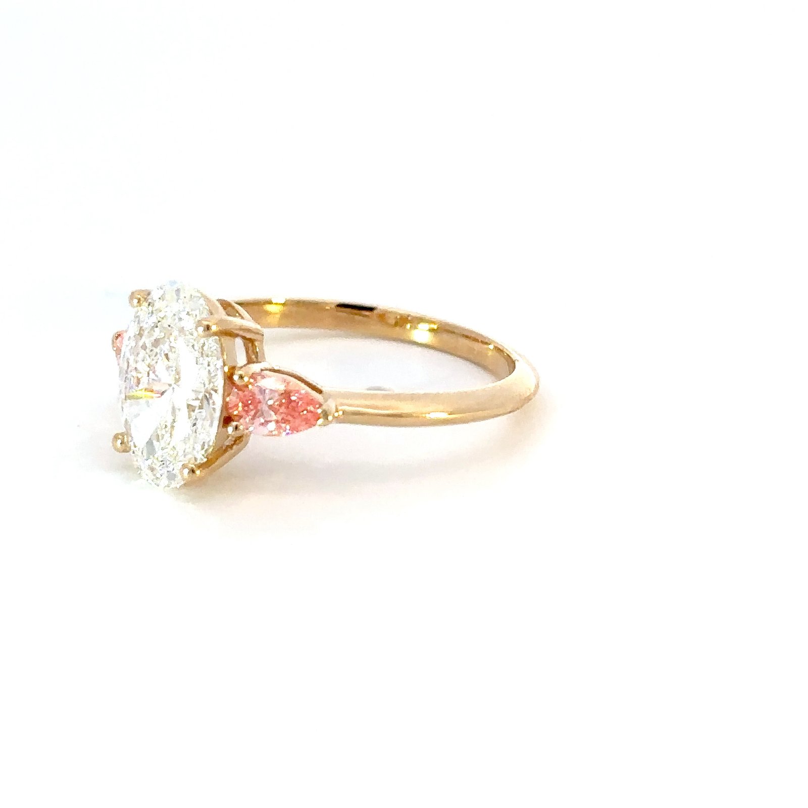 18K Yellow Gold Ring with Oval Lab Grown Diamond 2.03ct and 2 Pear cut Pink Diamonds TDW 0.4 Carat - Image 2