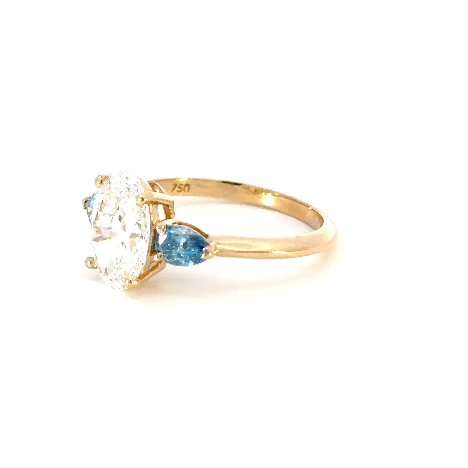 18K Yellow Gold Ring with Oval Lab Grown Diamond 2.02ct and 2 Pear cut Blue Diamonds TDW 0.39 Carat - Image 2