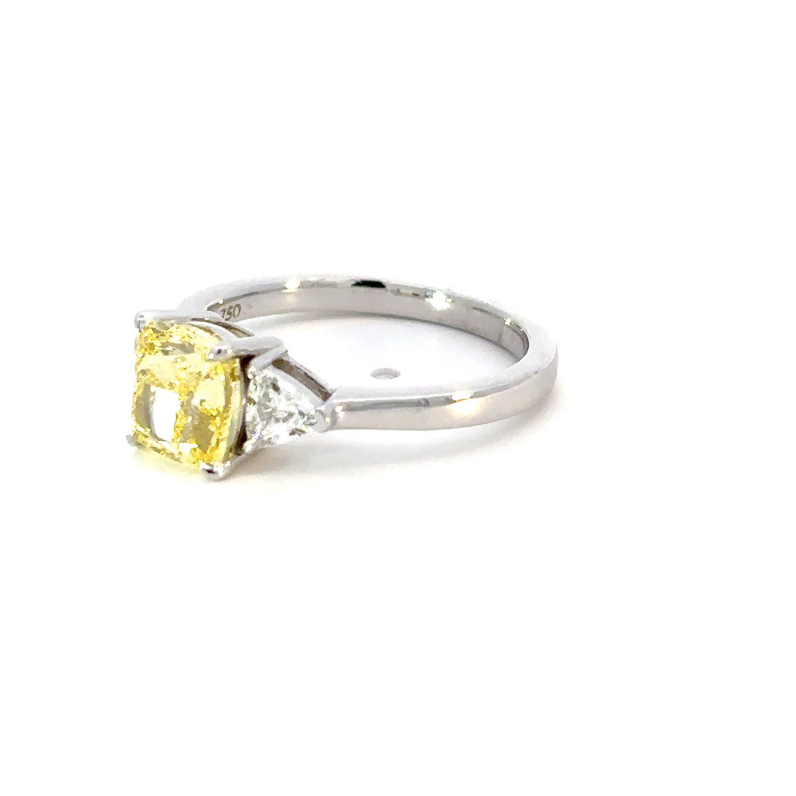 18K White Gold Ring with Cushion cut Yellow Lab Grown Diamond 2.01ct and 2 Trillion cut White Diamonds TDW 0.35 Carat - Image 2