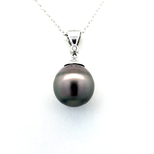 18K White Gold Pendant Cultured Tahitian Pearl 13-14mm and 1 Round White Diamond 0.03 Carat