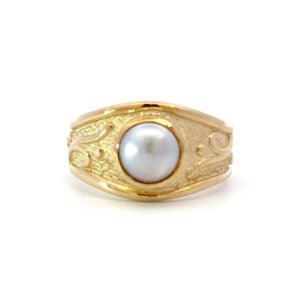 9K Yellow Gold Ring with Mabe Pearl 7.5mm