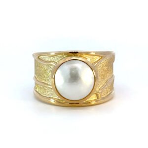 9K Yellow Gold Ring with Broome Mabe Pearl 9-9.5mm