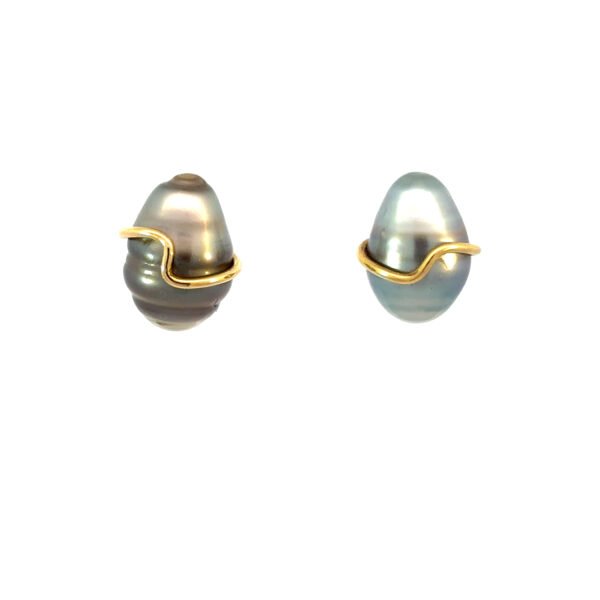 18K Yellow Gold Stud Earring with Cultured Tahitian Pearls