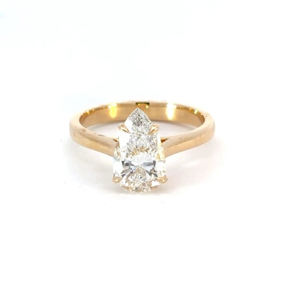 18K Yellow Gold Ring with Pear cut Lab Grown Diamond 2.02 Carat