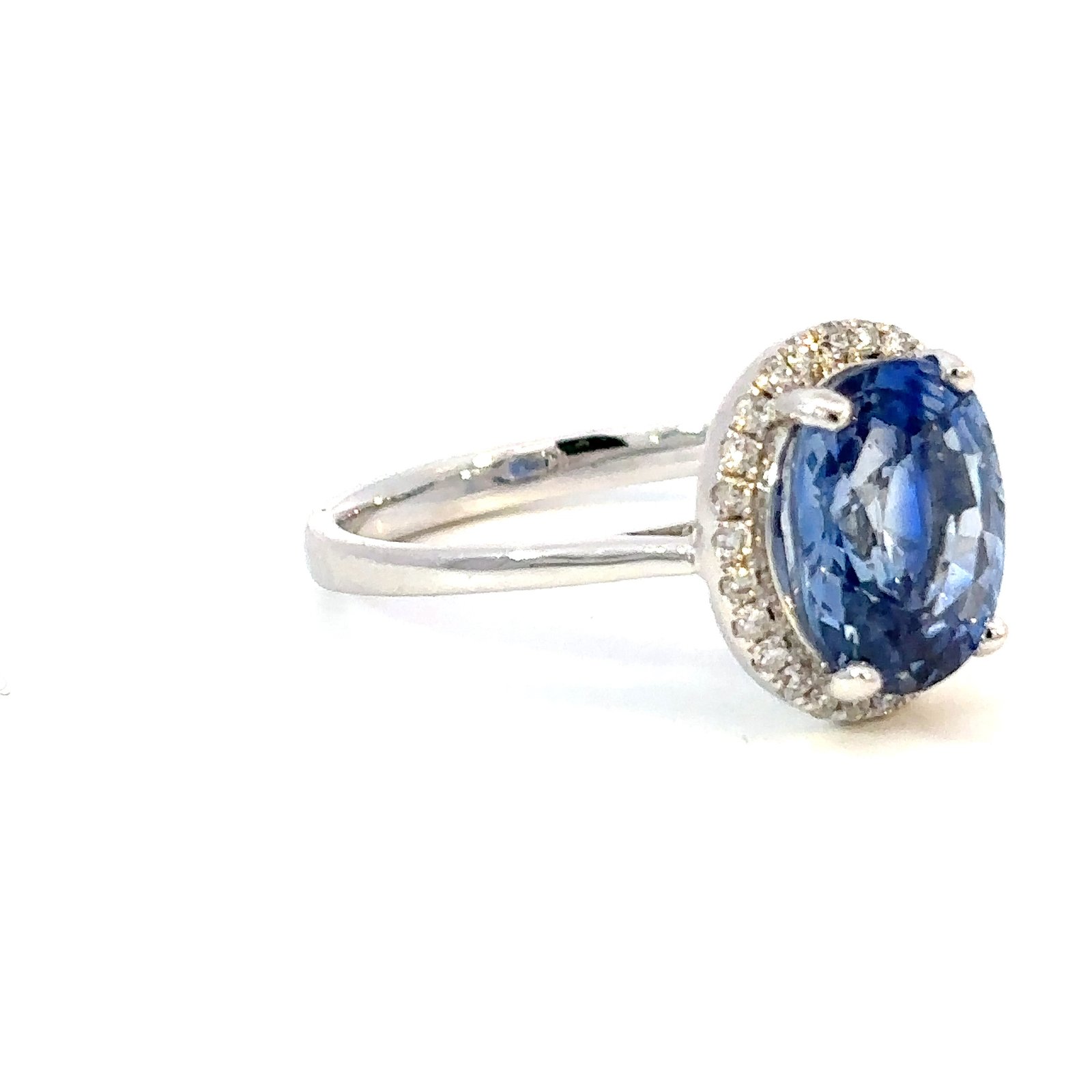 18K White Gold Ring Oval Ceylon Sapphire 4.62 Carat Round White Diamonds TDW 0.20 Carat - Image 3