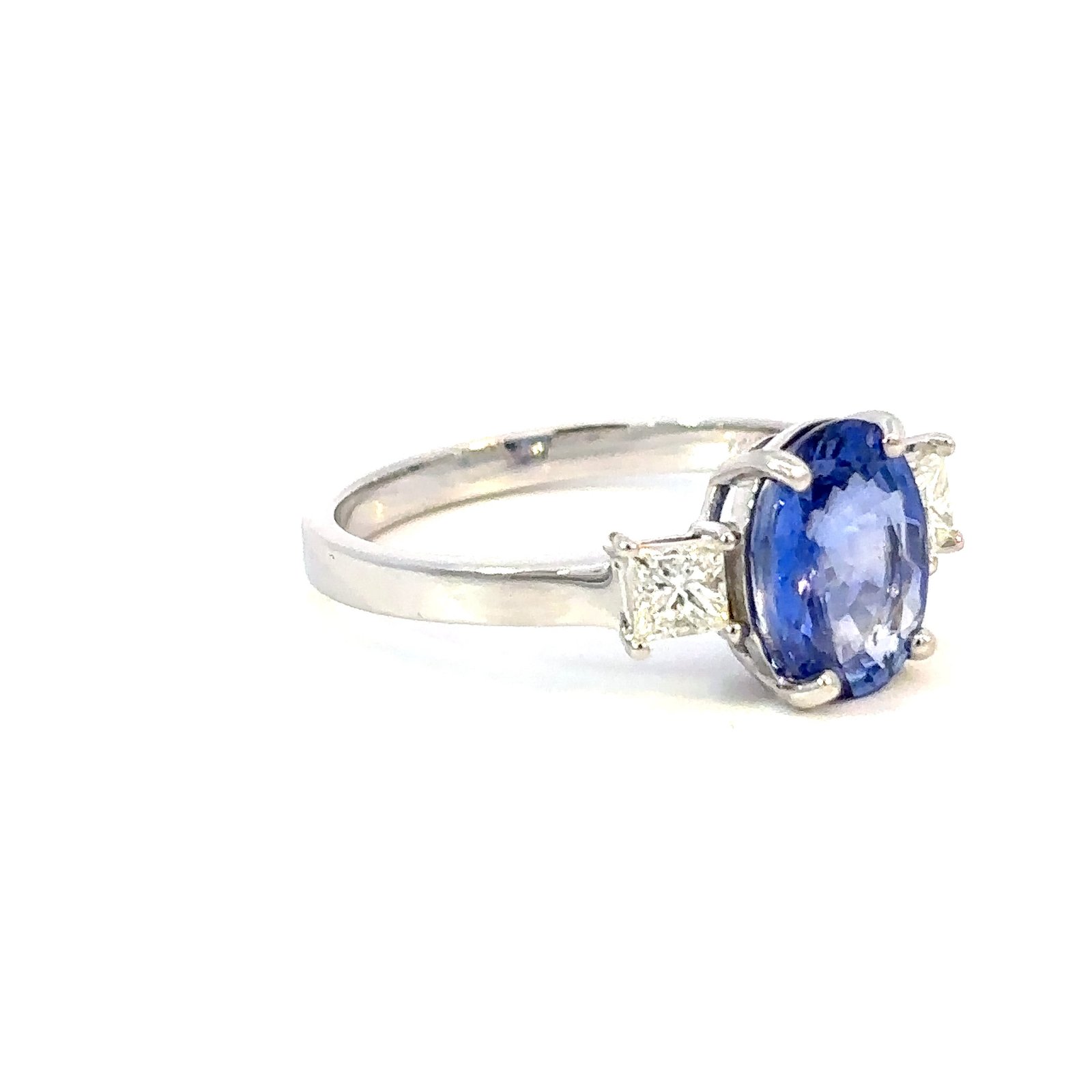 18K White Gold Ring Oval Ceylon Sapphire 2.28 Carat 2 Princess cut White Diamonds TDW 0.38 Carat - Image 3