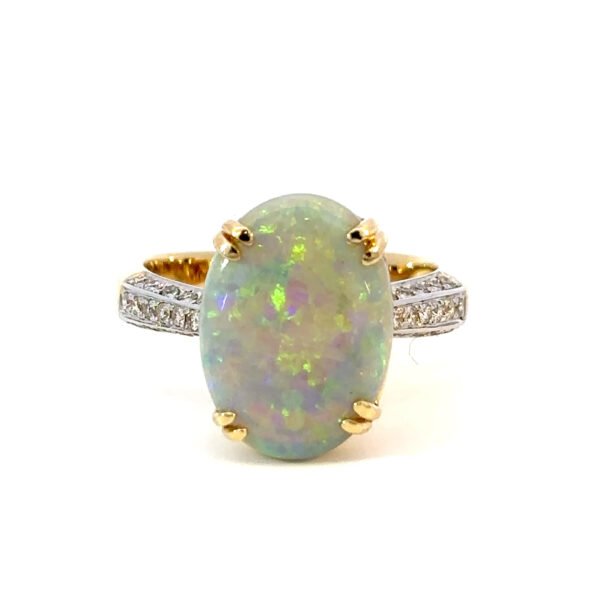 18K Yellow Gold Ring Oval shaped Opal 3.0 Carat White Diamonds TDW 0.25 Carat