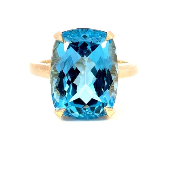 9K Yellow Gold Ring Elongated Cushion cut Blue Topaz 13.75 Carat